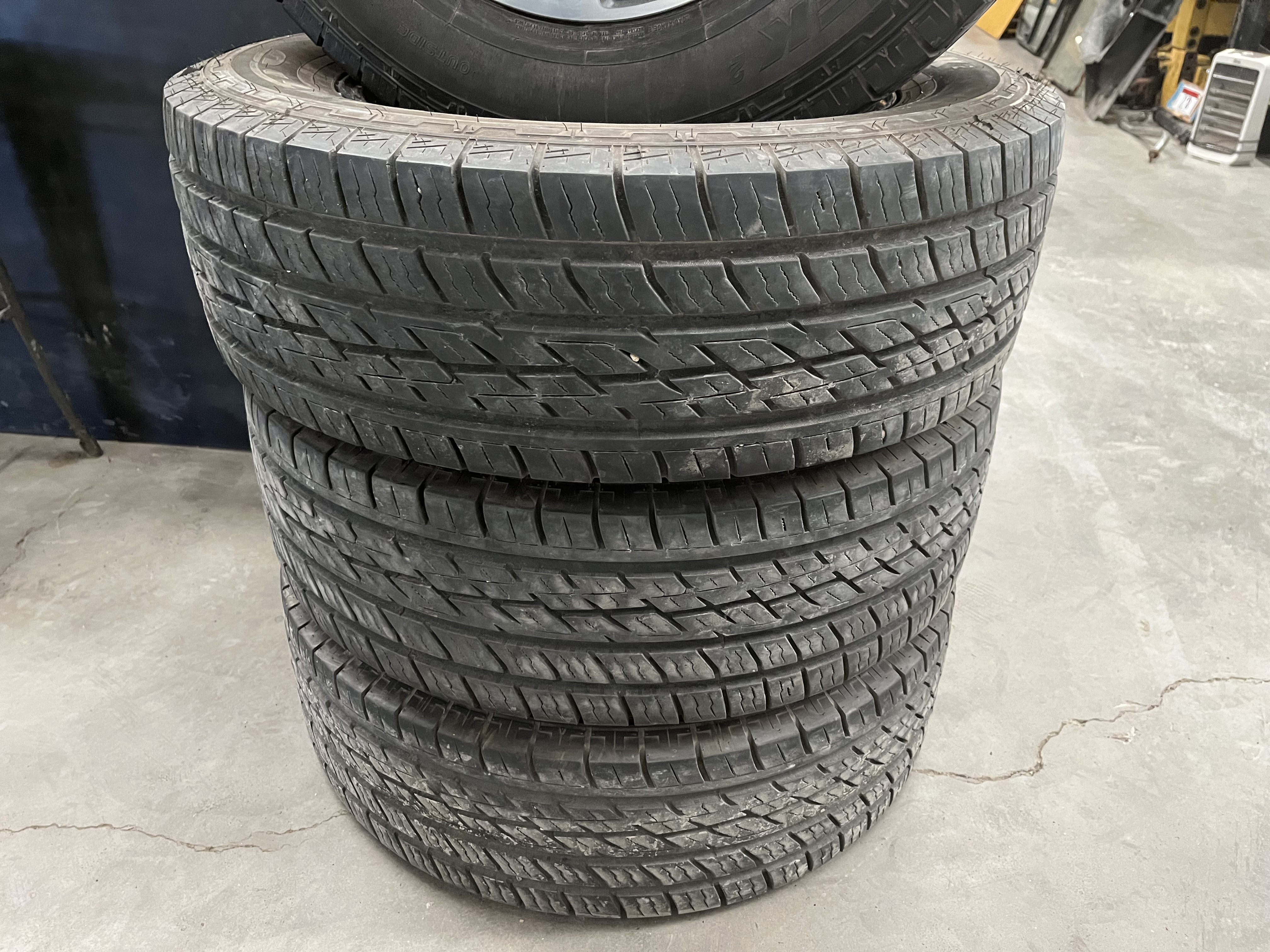 LOTE DE LLANTAS NITTO CROSSTEK LT275/65R20